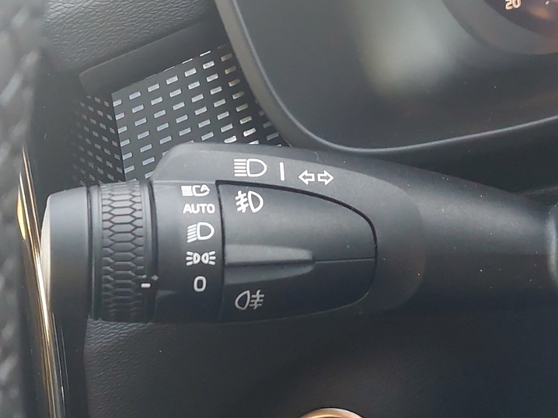 Used Volvo XC40 2025 for sale - 76978417: Photo 17