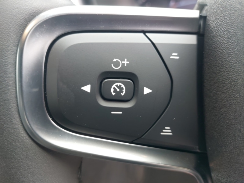 Used Volvo XC40 2025 for sale - 77815872: Photo 16