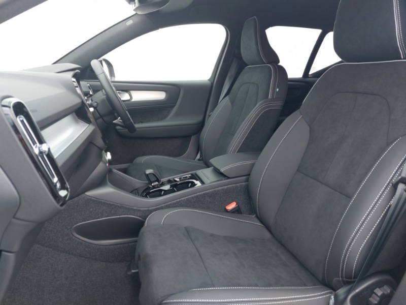 Used Volvo XC40 2025 for sale - 77815872: Photo 5