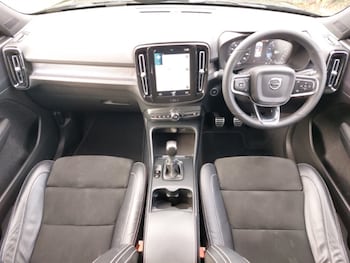 Used Volvo XC40 2021 for sale - 76331557: Photo 2
