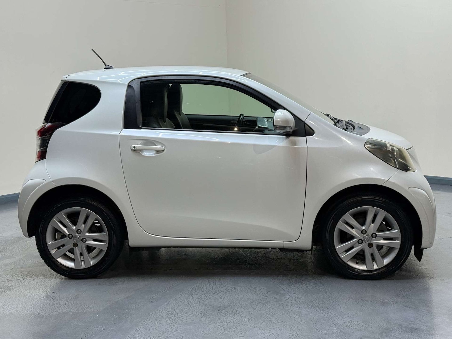 Used Toyota IQ 2009 for sale - 77198050: Photo 13