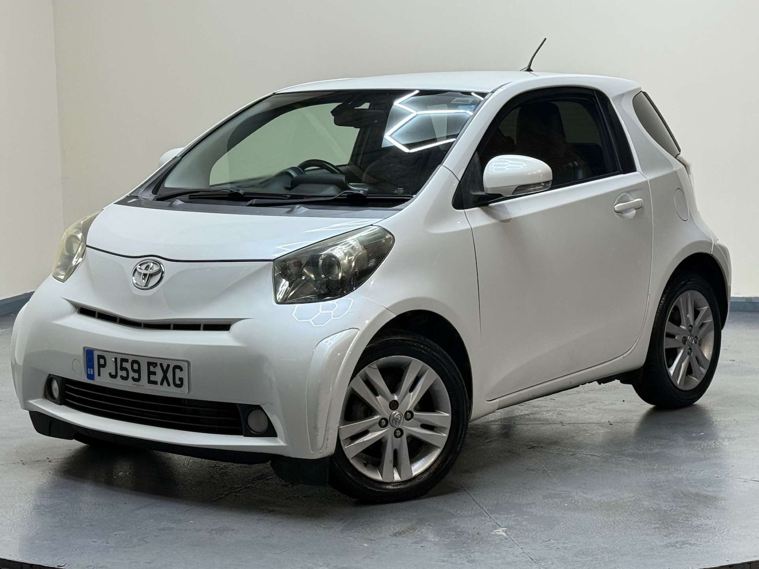Used Toyota IQ 2009 for sale - 77198050: Photo 2