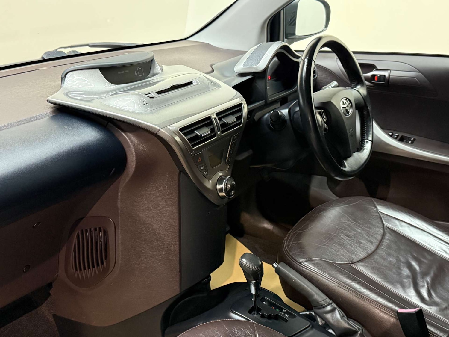 Used Toyota IQ 2009 for sale - 77198050: Photo 3