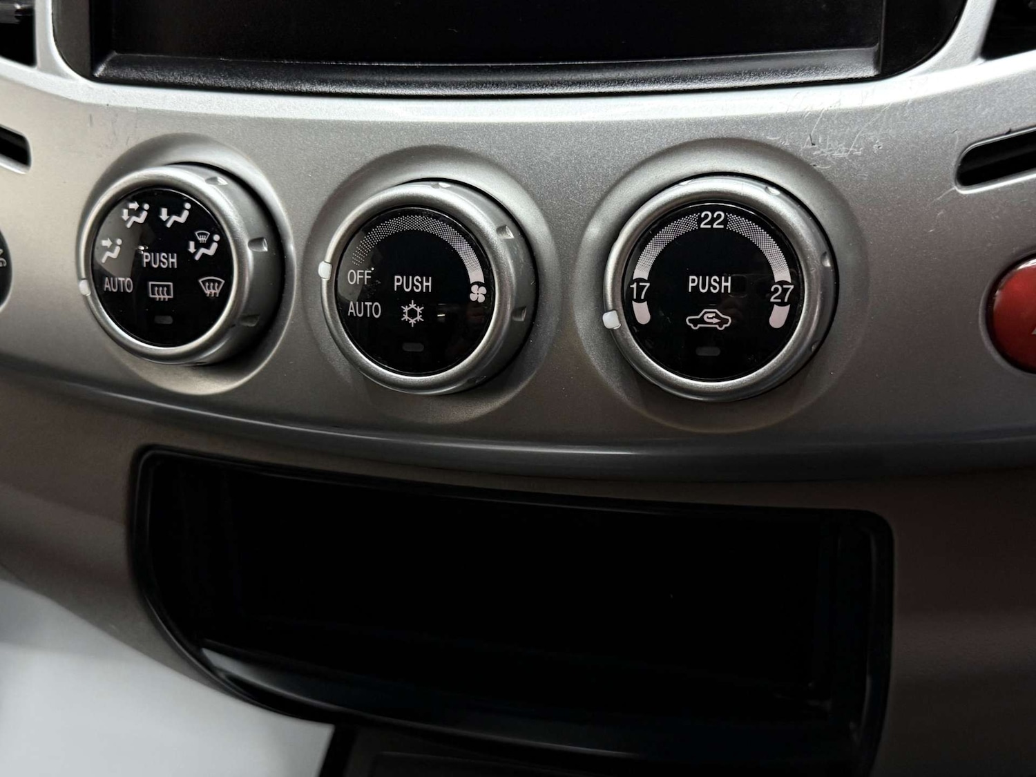 Used Mitsubishi L200 2010 for sale - 76583424: Photo 22