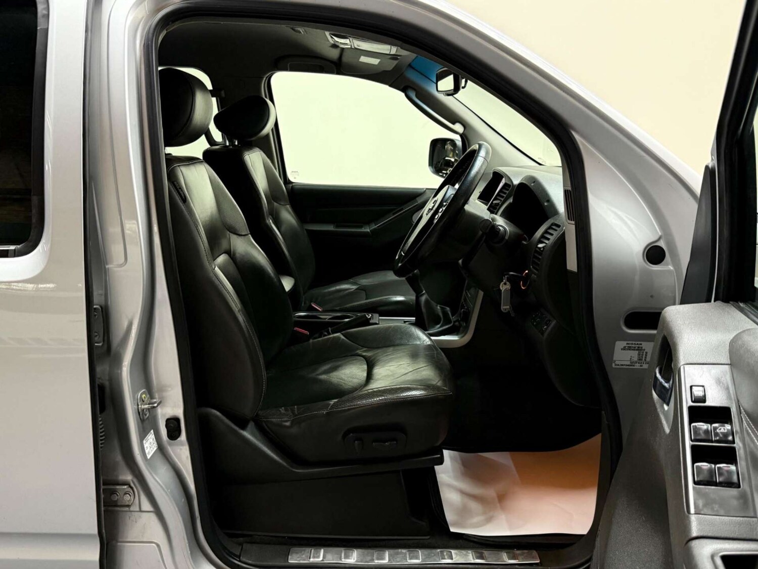 Used Nissan Navara 2015 for sale - 76601075: Photo 15