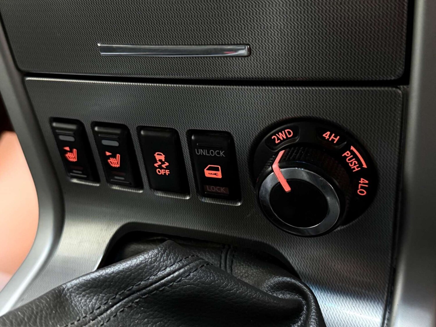 Used Nissan Navara 2015 for sale - 76601075: Photo 24