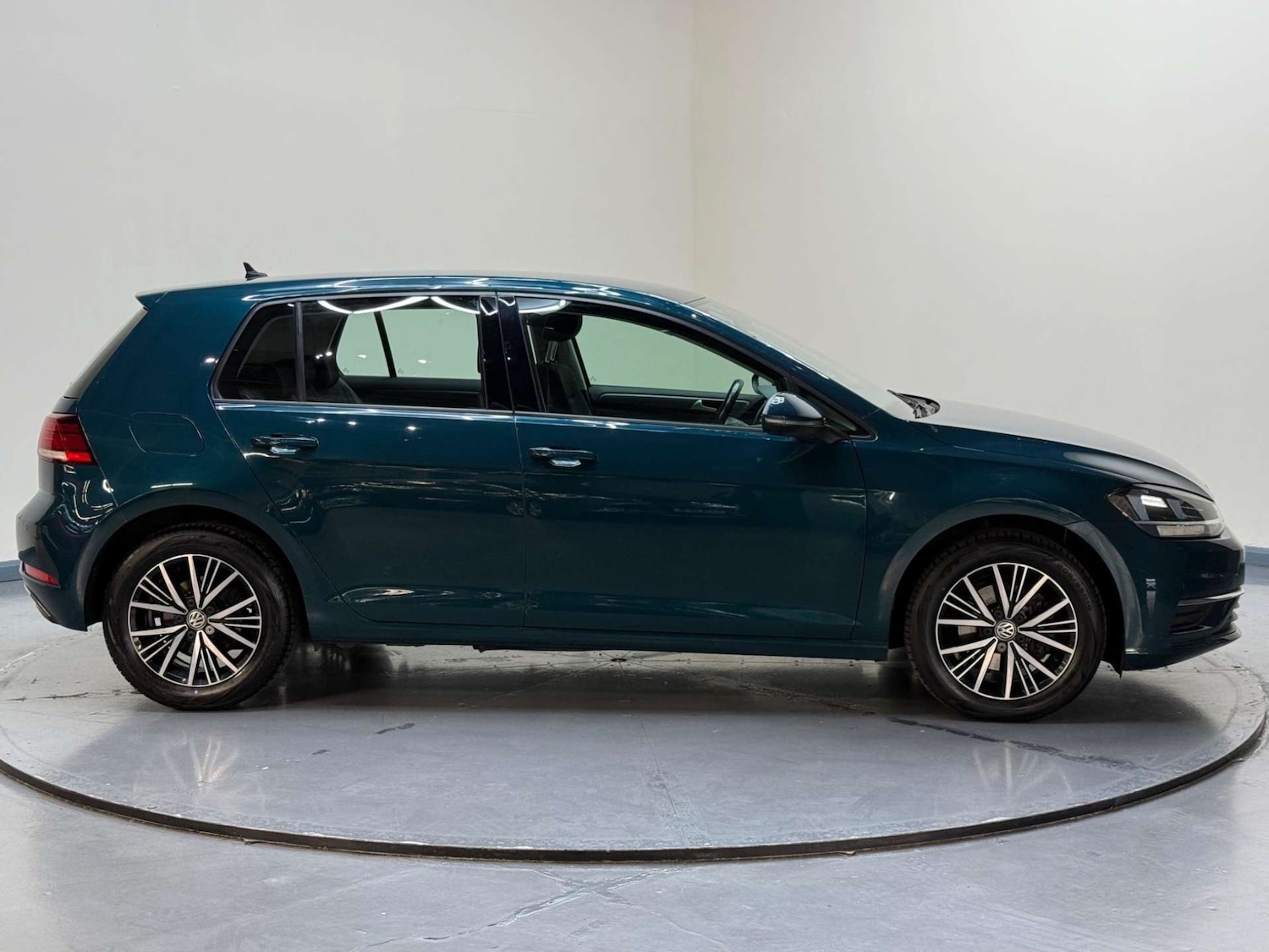 Used Volkswagen Golf 2017 for sale - 76600927: Photo 14