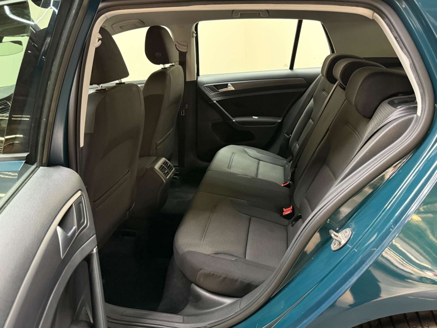 Used Volkswagen Golf 2017 for sale - 76600927: Photo 39