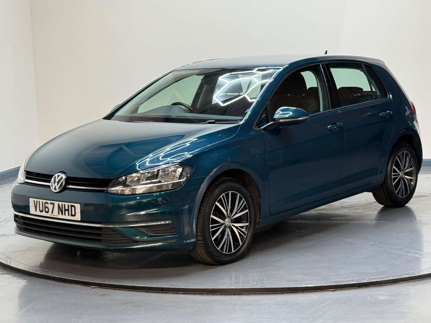 Used Volkswagen Golf 2017 for sale - 76600927: Photo 40