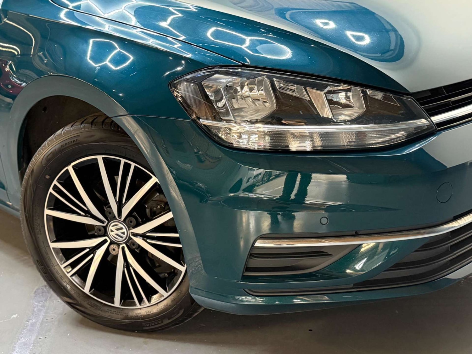 Used Volkswagen Golf 2017 for sale - 76600927: Photo 43