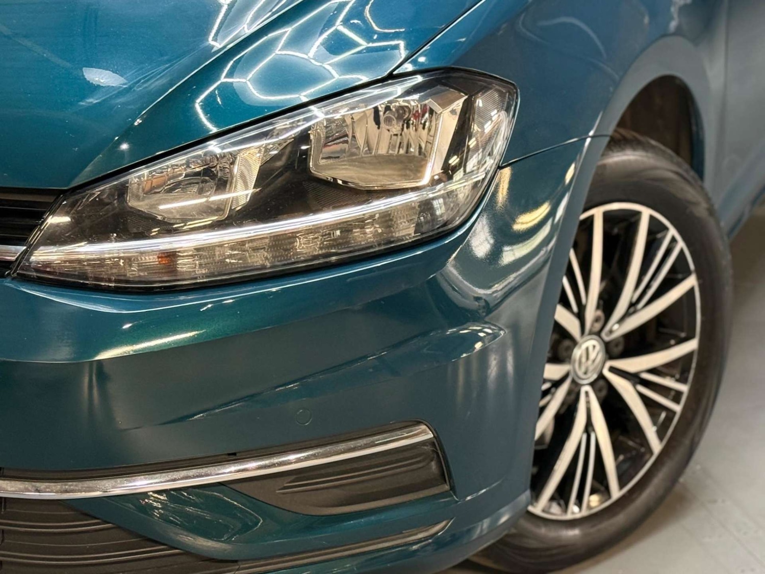 Used Volkswagen Golf 2017 for sale - 76600927: Photo 44