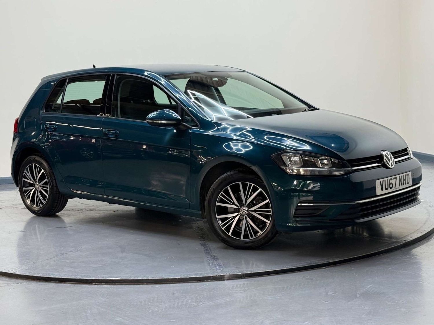 Used Volkswagen Golf 2017 for sale - 76600927: Photo 45