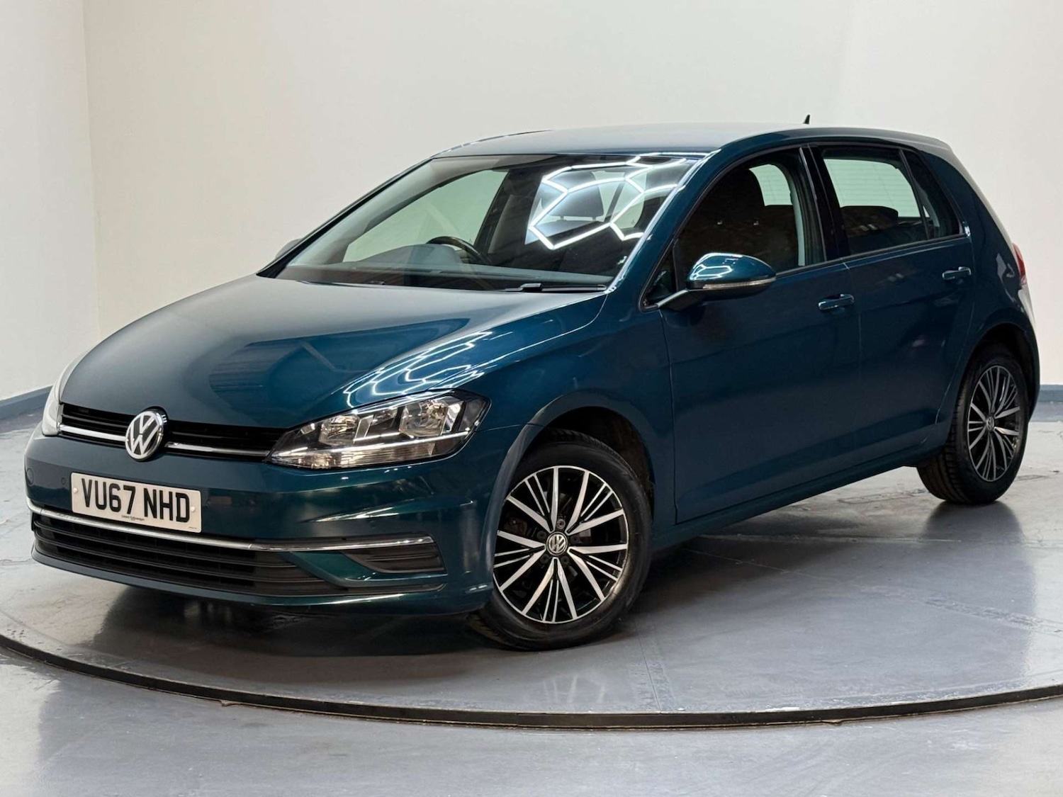 Used Volkswagen Golf 2017 for sale - 76600927: Photo 46