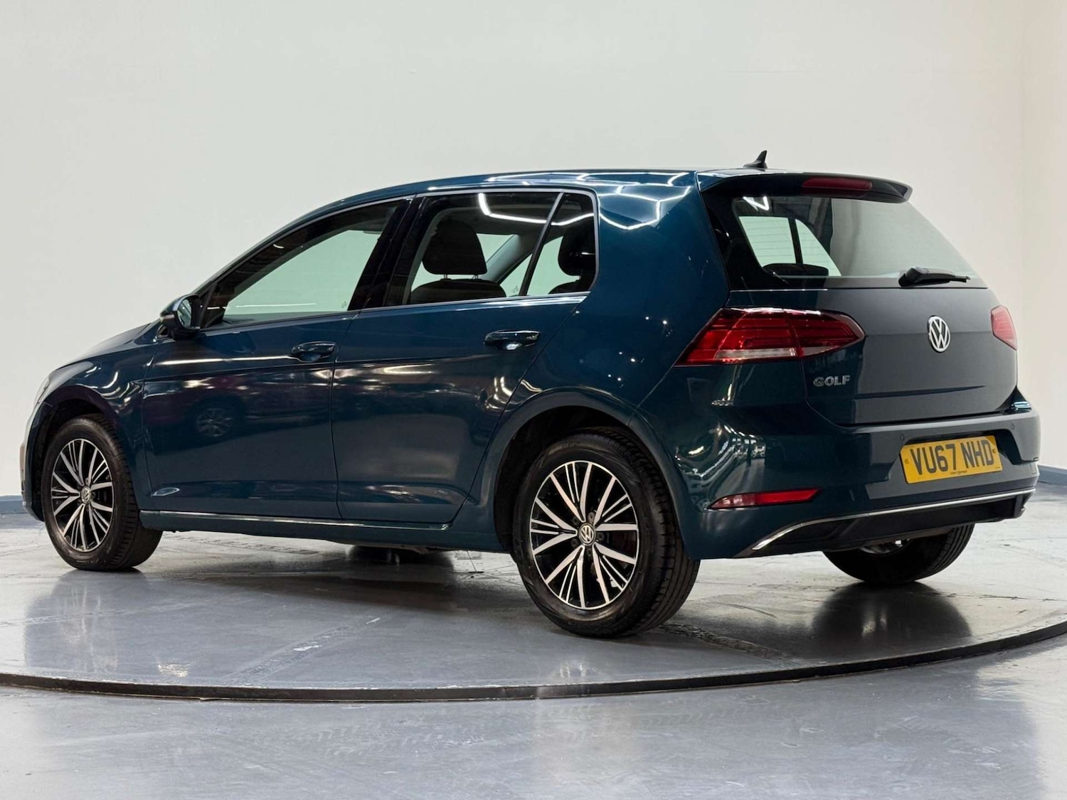 Used Volkswagen Golf 2017 for sale - 76600927: Photo 49