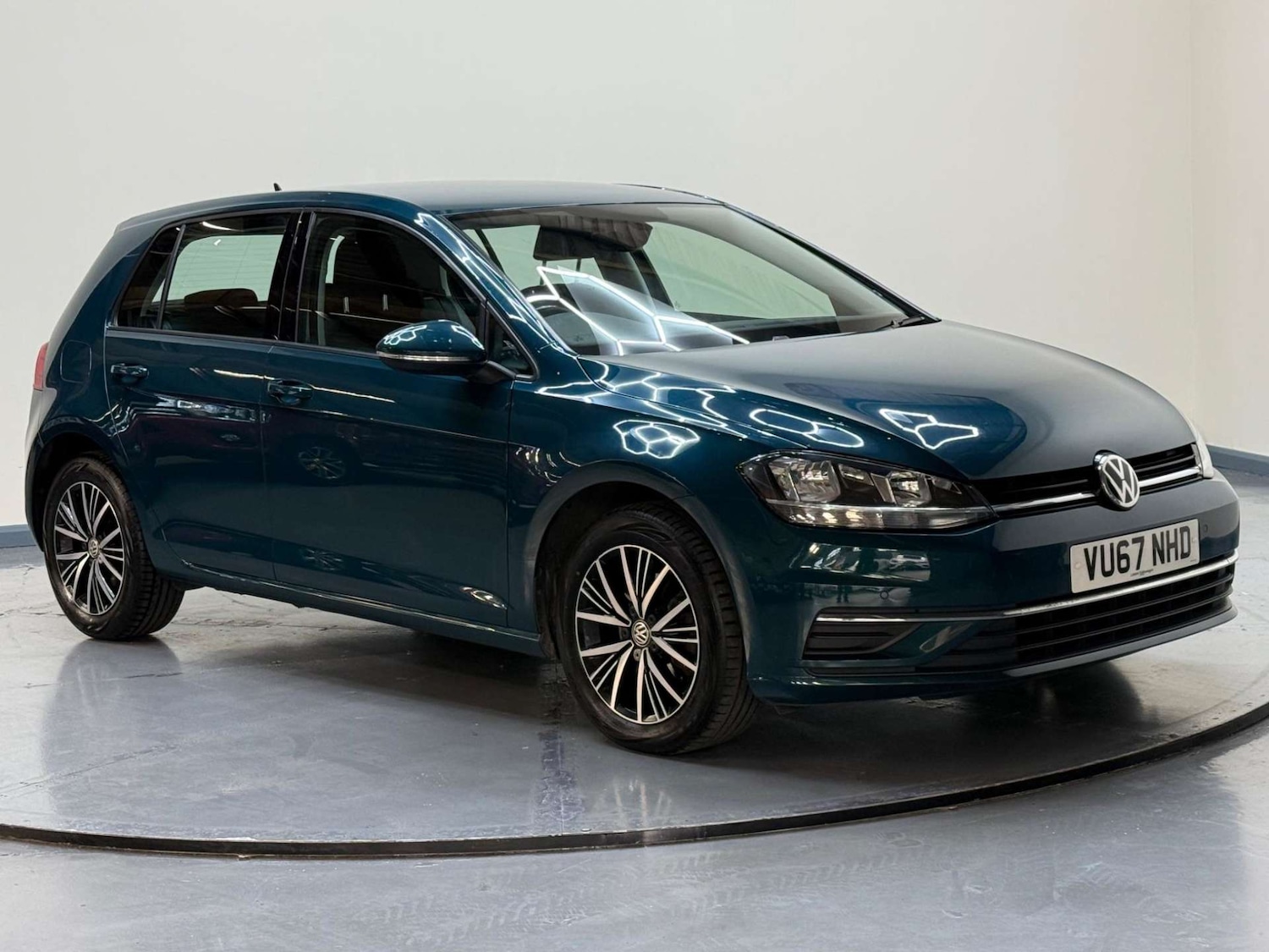 Used Volkswagen Golf 2017 for sale - 76600927: Photo 52