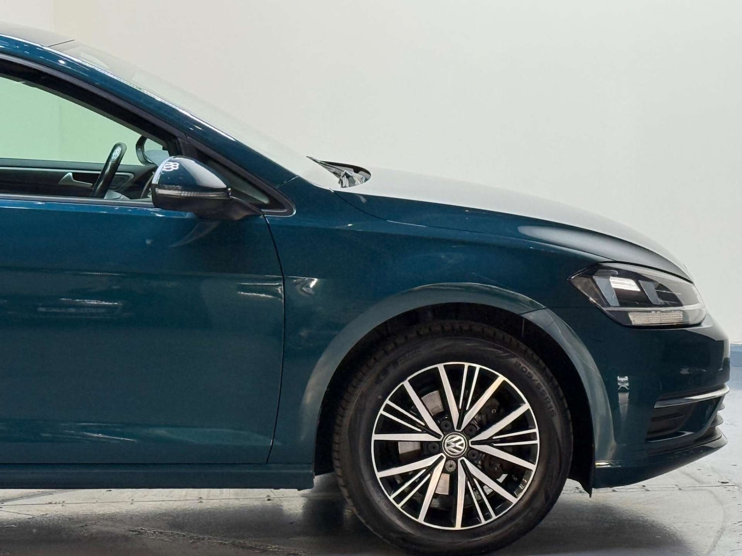 Used Volkswagen Golf 2017 for sale - 76600927: Photo 53