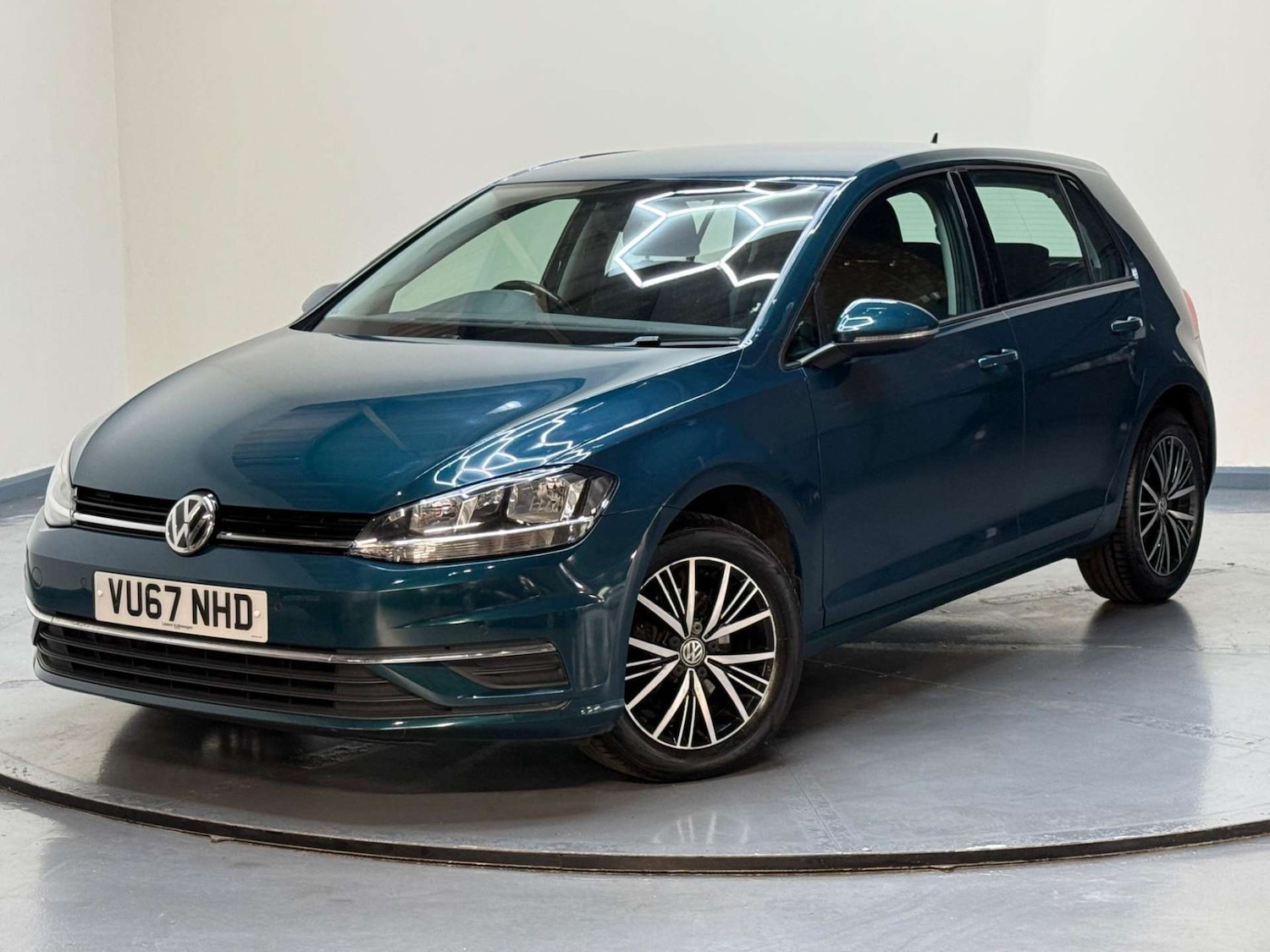 Used Volkswagen Golf 2017 for sale - 76600927: Photo 57