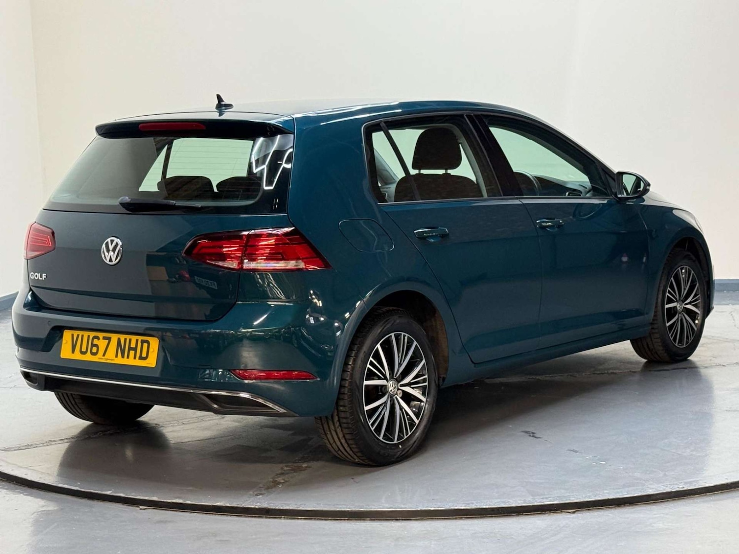 Used Volkswagen Golf 2017 for sale - 76600927: Photo 6