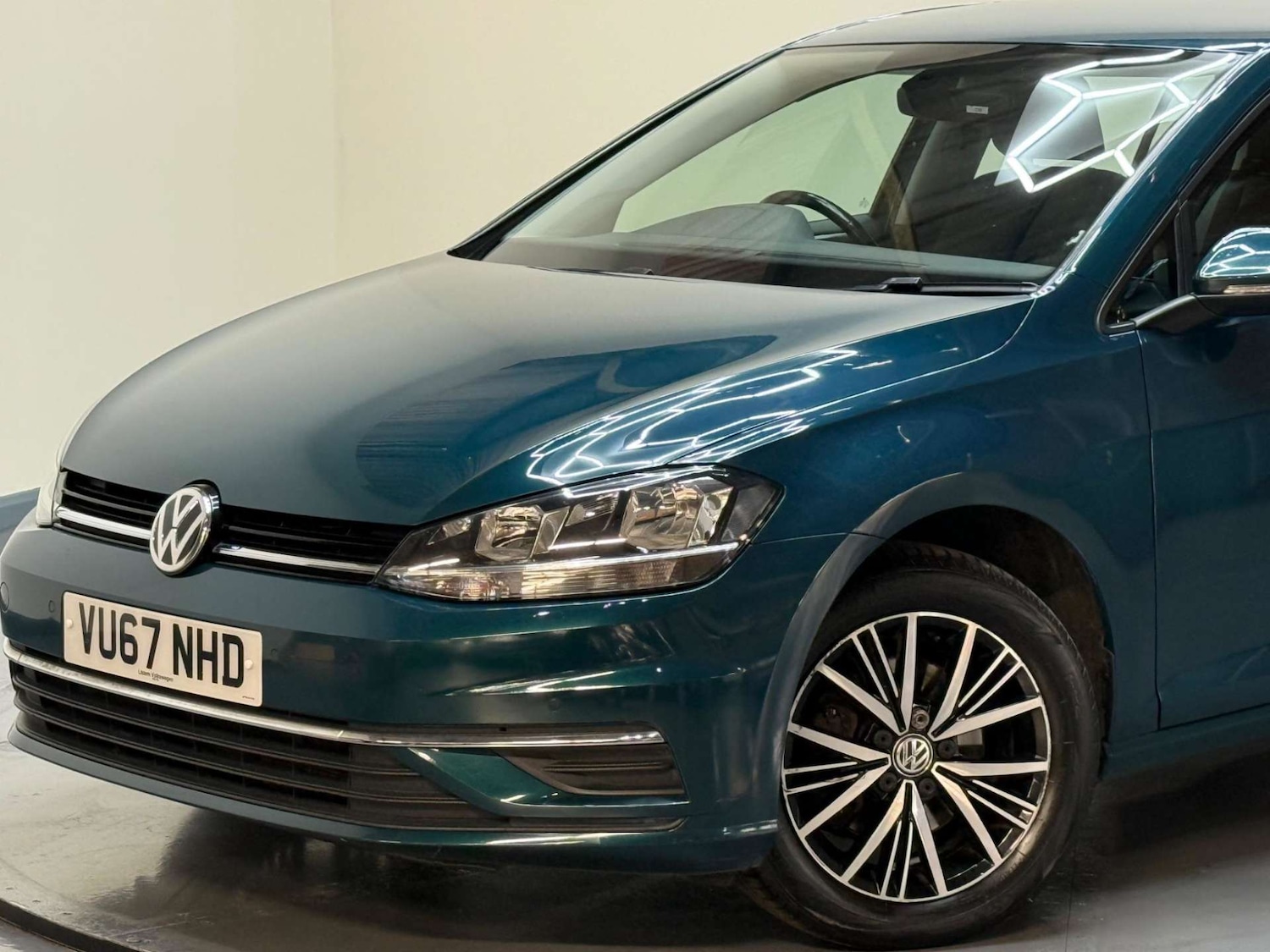 Used Volkswagen Golf 2017 for sale - 76600927: Photo 61