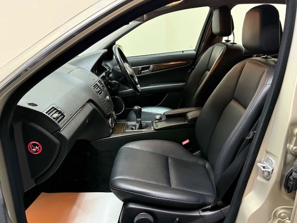 Used Mercedes-Benz C Class 2010 for sale - 76181031: Photo 30