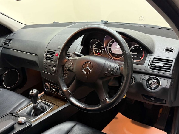 Used Mercedes-Benz C Class 2010 for sale - 76181031: Photo 4