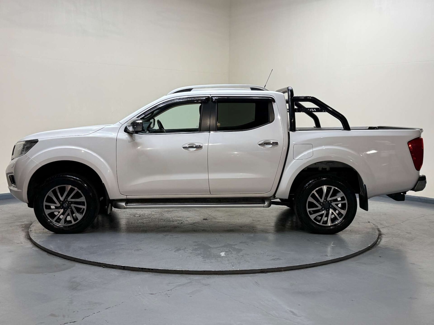 Used Nissan Navara 2017 for sale - 77261411: Photo 25