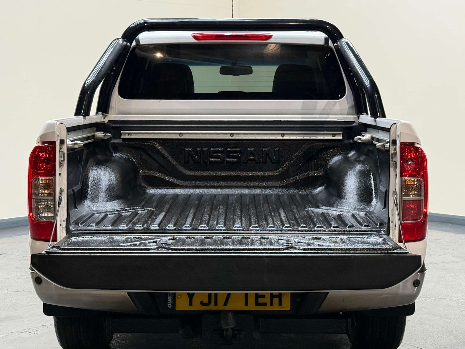 Used Nissan Navara 2017 for sale - 77261411: Photo 9