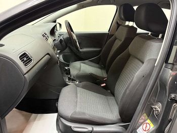 Used Volkswagen Polo 2010 for sale - 76193391: Photo