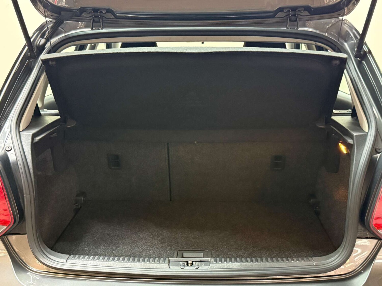 Used Volkswagen Polo 2010 for sale - 76193391: Photo 9
