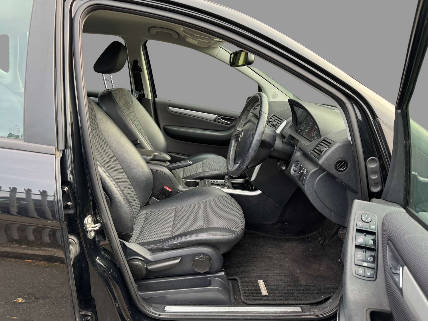 Used Mercedes-Benz A-Class 2012 for sale - 76478926: Photo 4