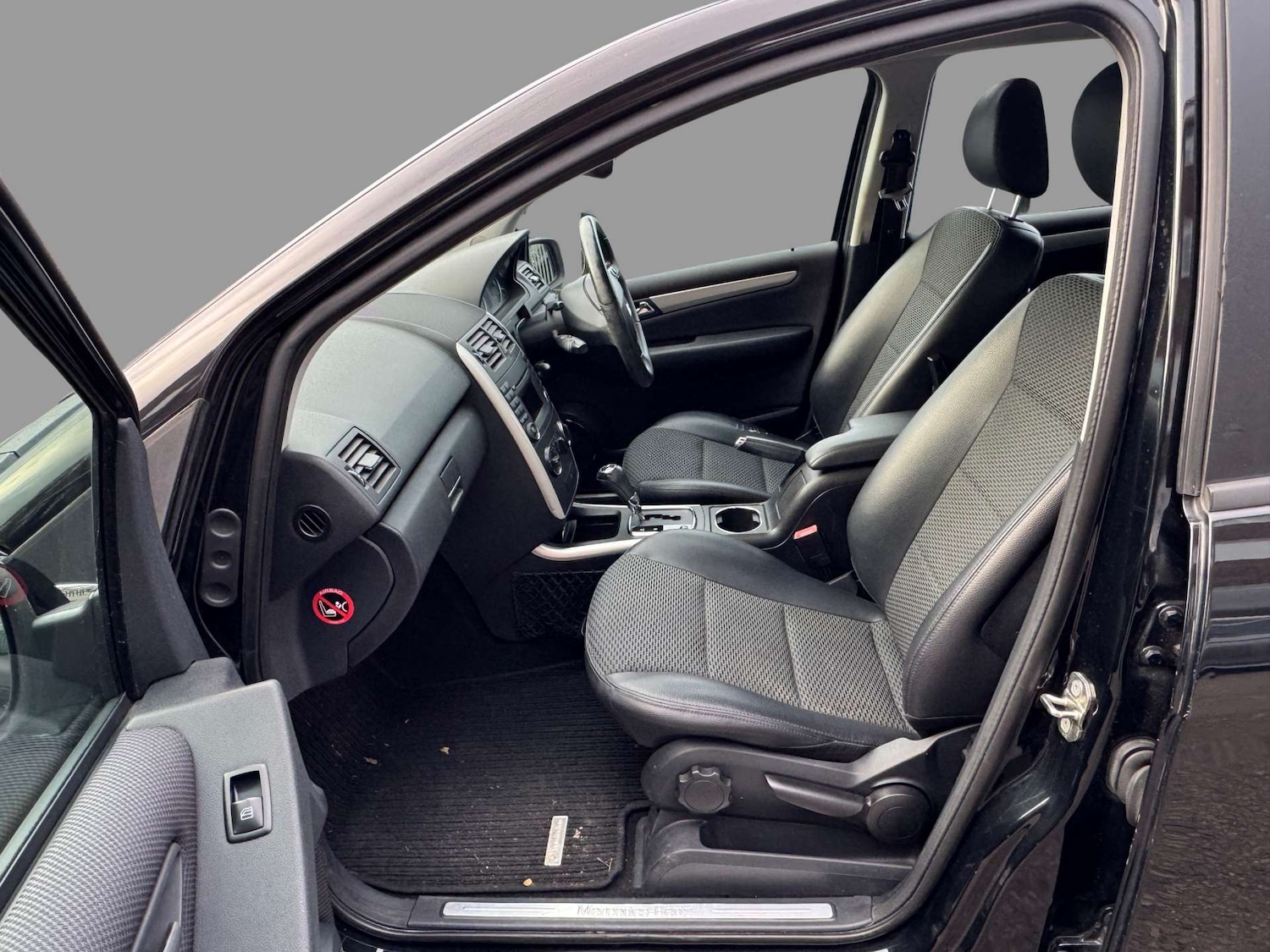 Used Mercedes-Benz A-Class 2012 for sale - 76478926: Photo 6