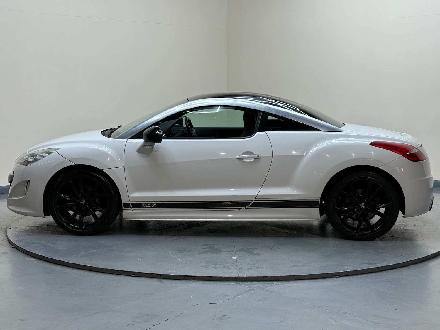 Used Peugeot RCZ 2011 for sale - 76709175: Photo 27