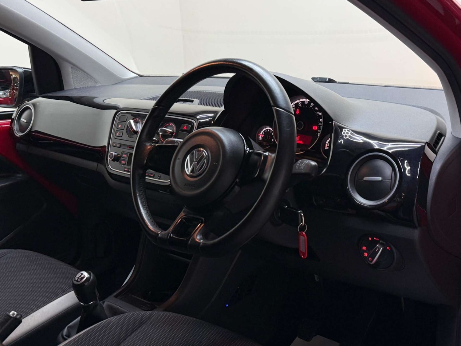 Used Volkswagen up! 2013 for sale - 76363808: Photo 16