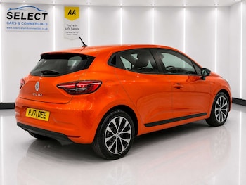 Used Renault Clio 2021 for sale - 79356997: Photo
