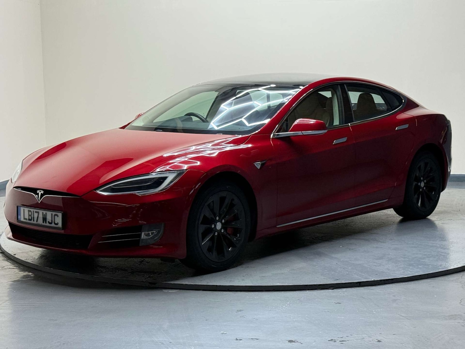 Used Tesla Model S 2017 for sale - 76694794: Photo 35