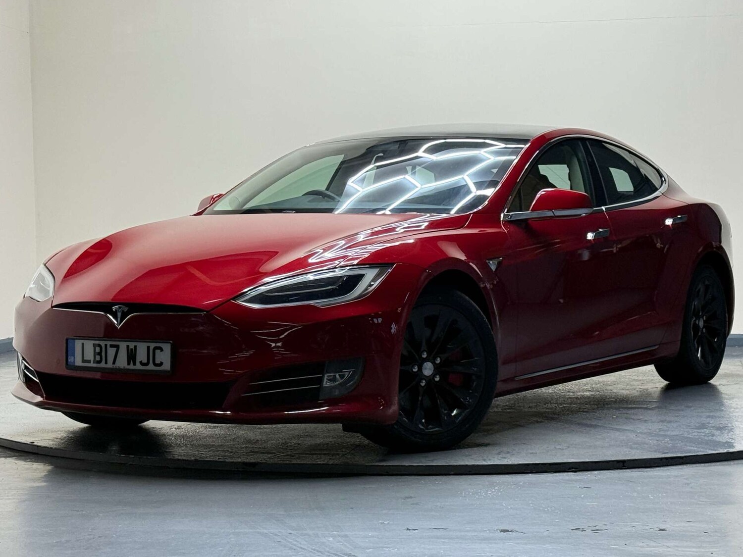 Used Tesla Model S 2017 for sale - 76694794: Photo 37