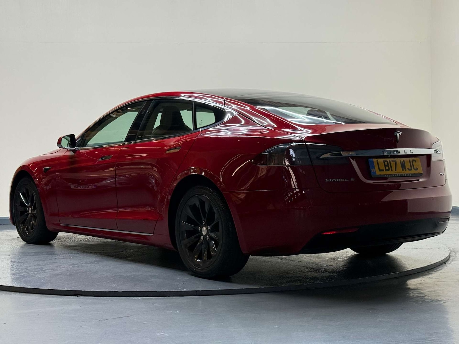 Used Tesla Model S 2017 for sale - 76694794: Photo 39
