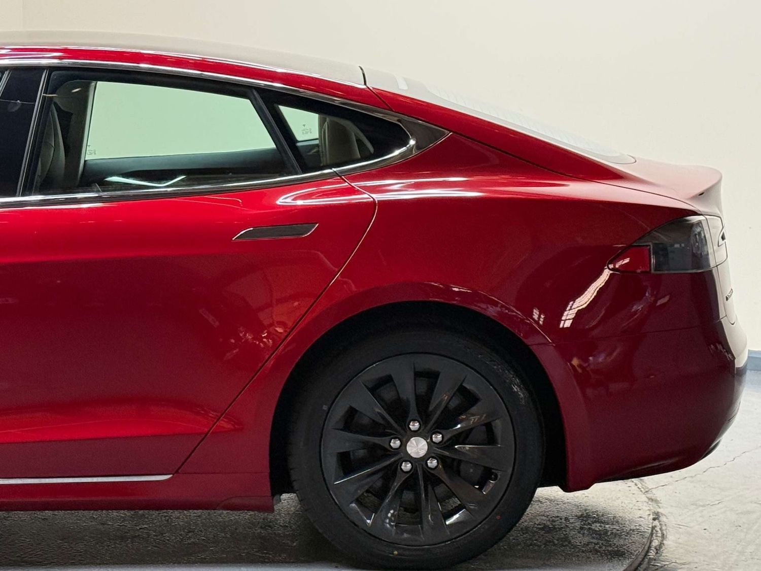 Used Tesla Model S 2017 for sale - 76694794: Photo 48