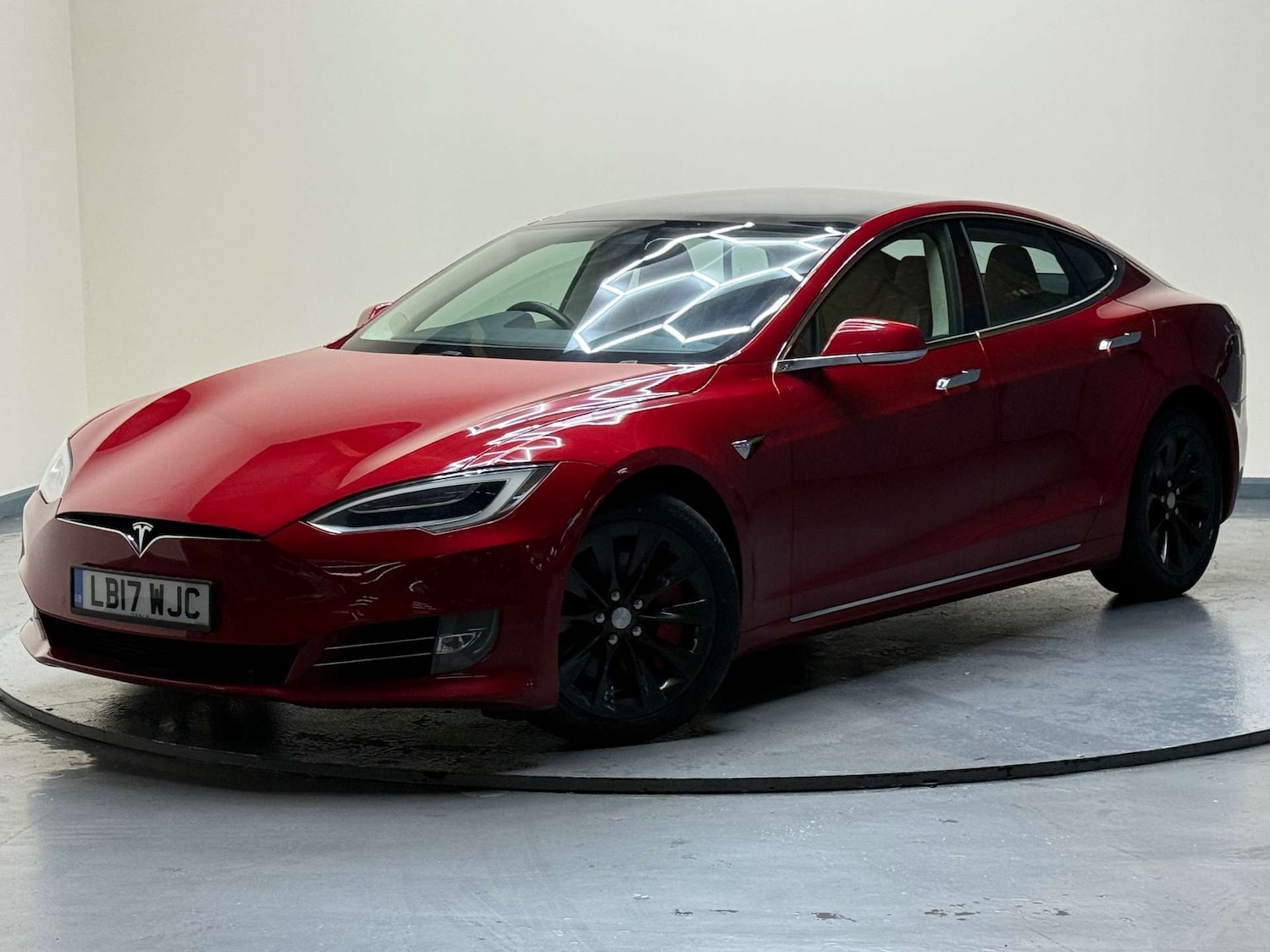 Used Tesla Model S 2017 for sale - 76694794: Photo 49
