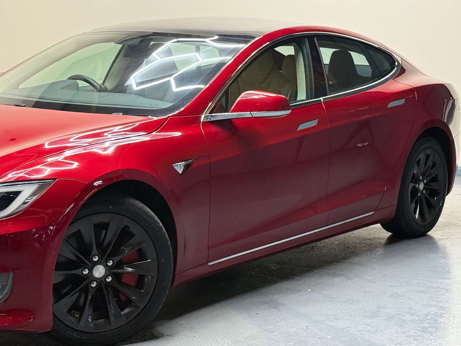 Used Tesla Model S 2017 for sale - 76694794: Photo 54