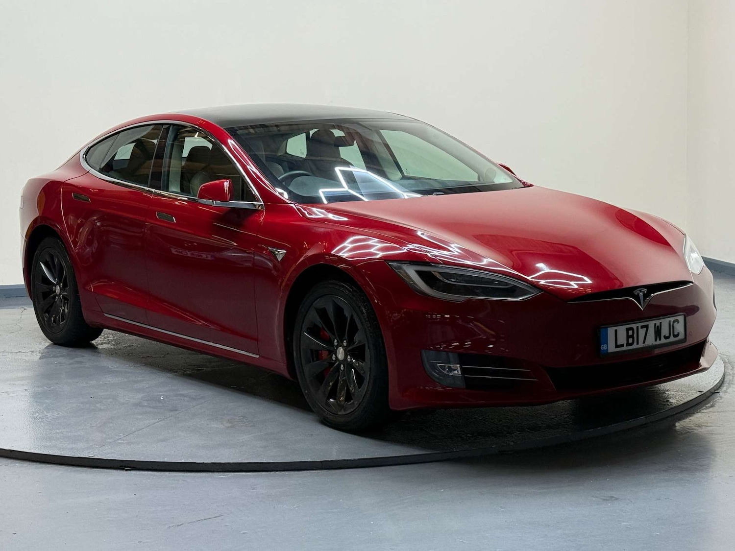 Used Tesla Model S 2017 for sale - 76694794: Photo 56