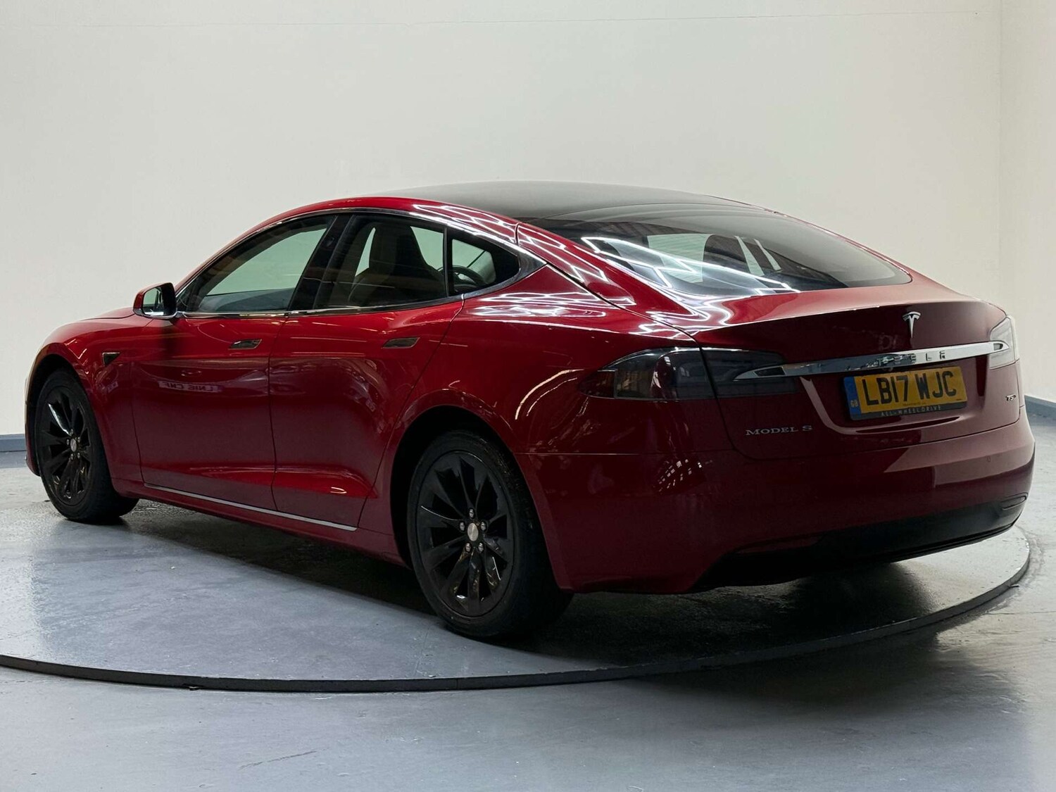Used Tesla Model S 2017 for sale - 76694794: Photo 59