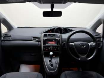 Used Toyota Verso 2015 for sale - 74751192: Photo