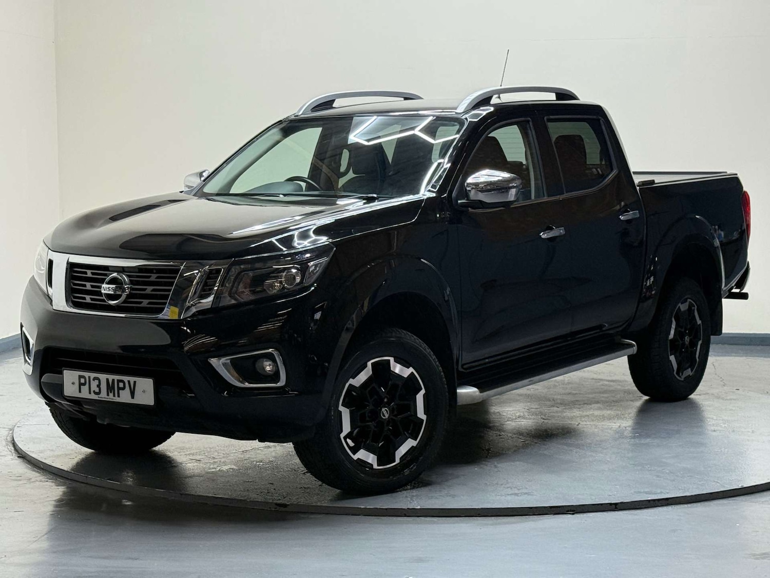 Used Nissan Navara 2020 for sale - 76625844: Photo 2