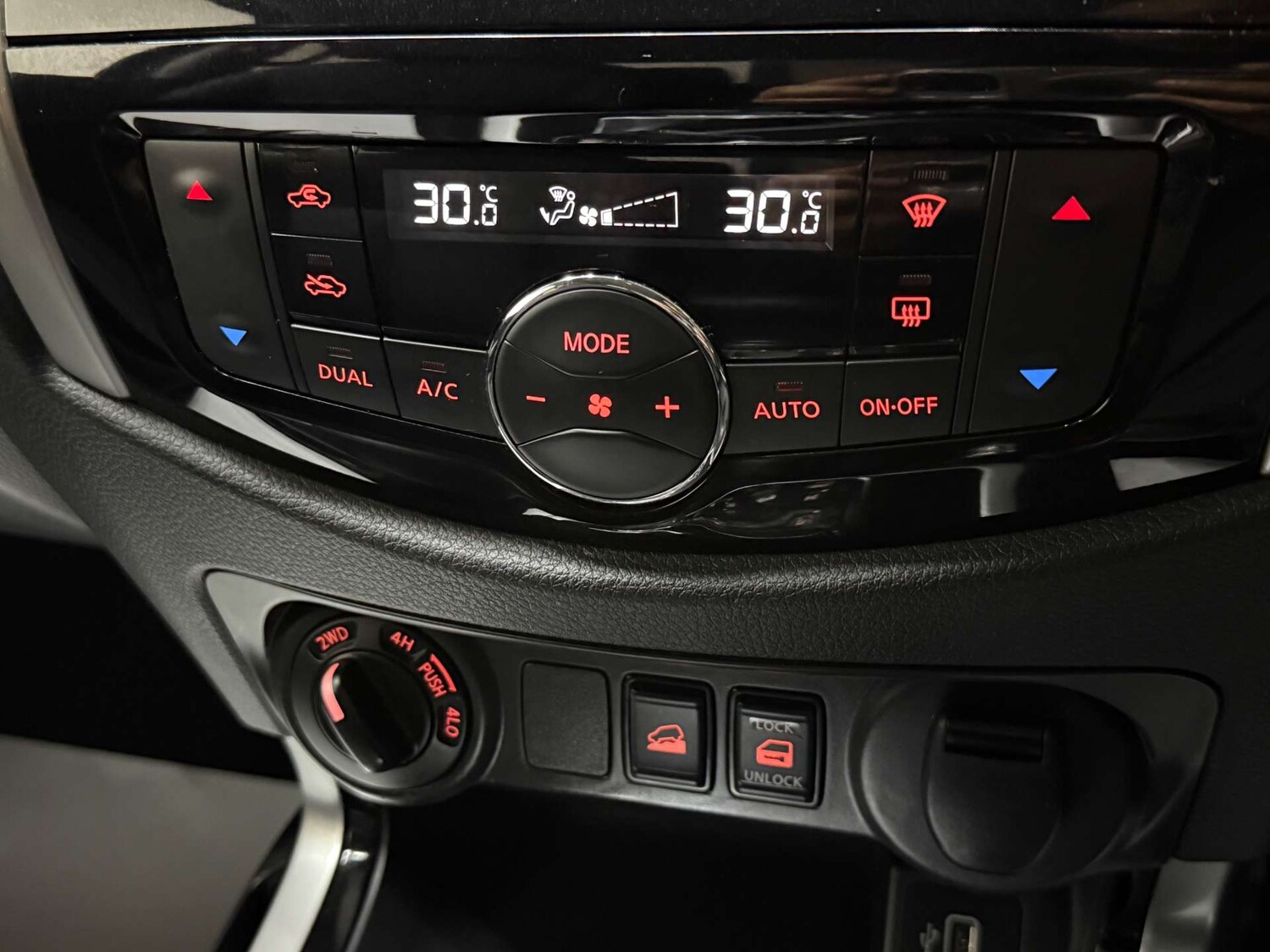 Used Nissan Navara 2020 for sale - 76625844: Photo 23