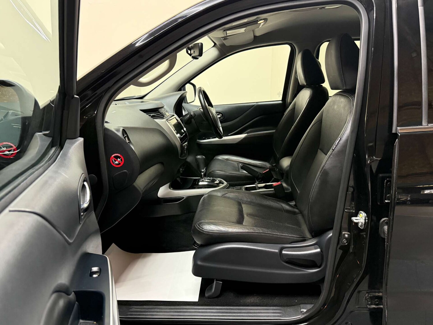 Used Nissan Navara 2020 for sale - 76625844: Photo 32