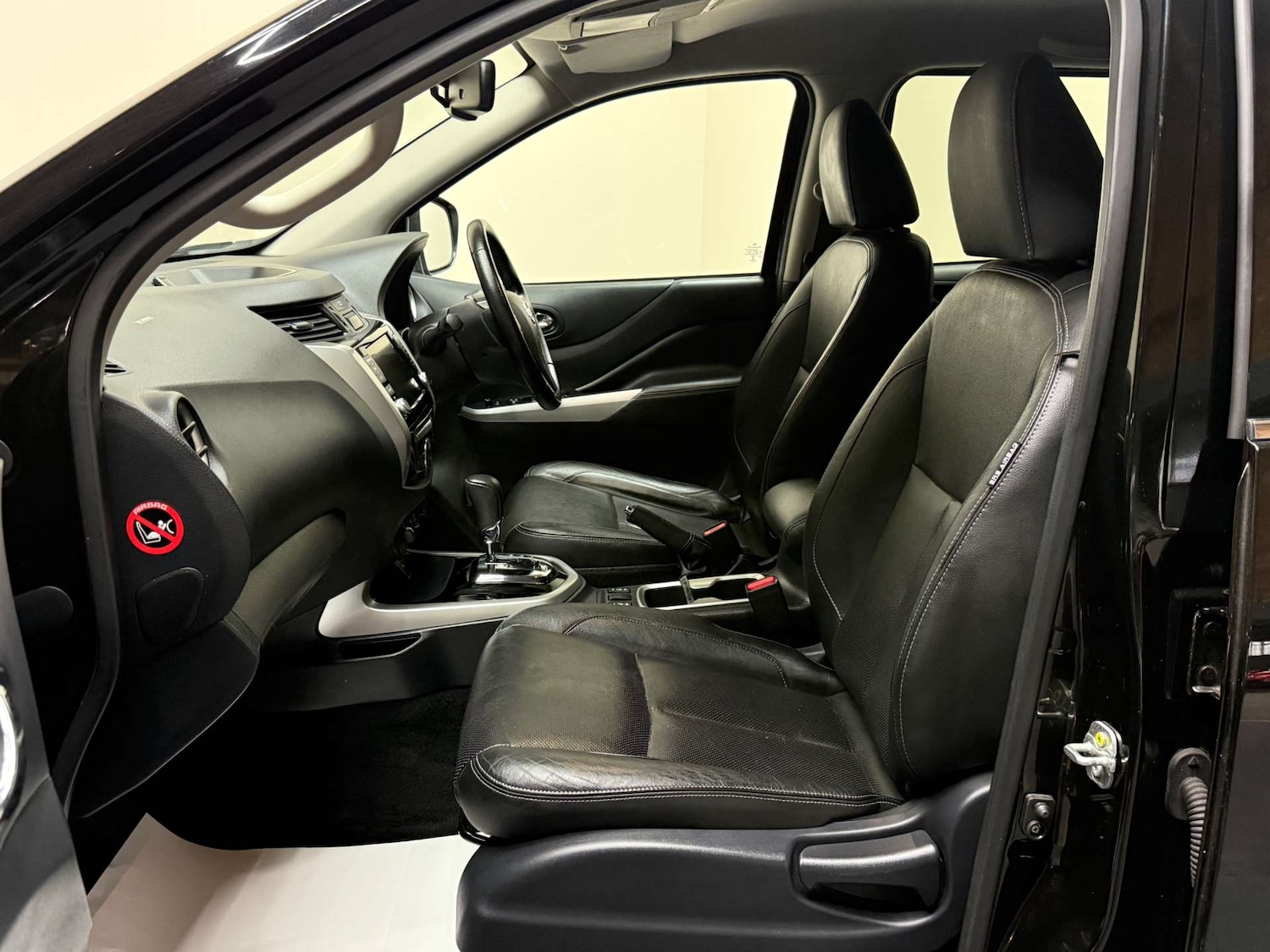 Used Nissan Navara 2020 for sale - 76625844: Photo 4