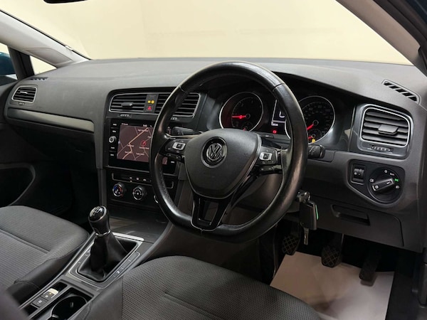 Used Volkswagen Golf 2017 for sale - 76180956: Photo 3