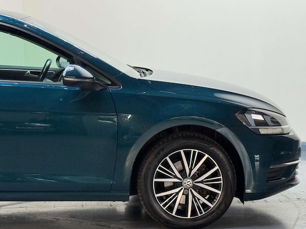 Used Volkswagen Golf 2017 for sale - 76180956: Photo 53