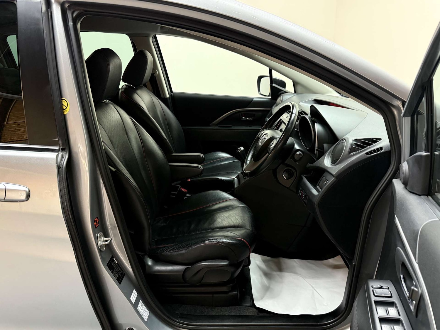 Used Mazda Mazda5 2011 for sale - 76331498: Photo 14